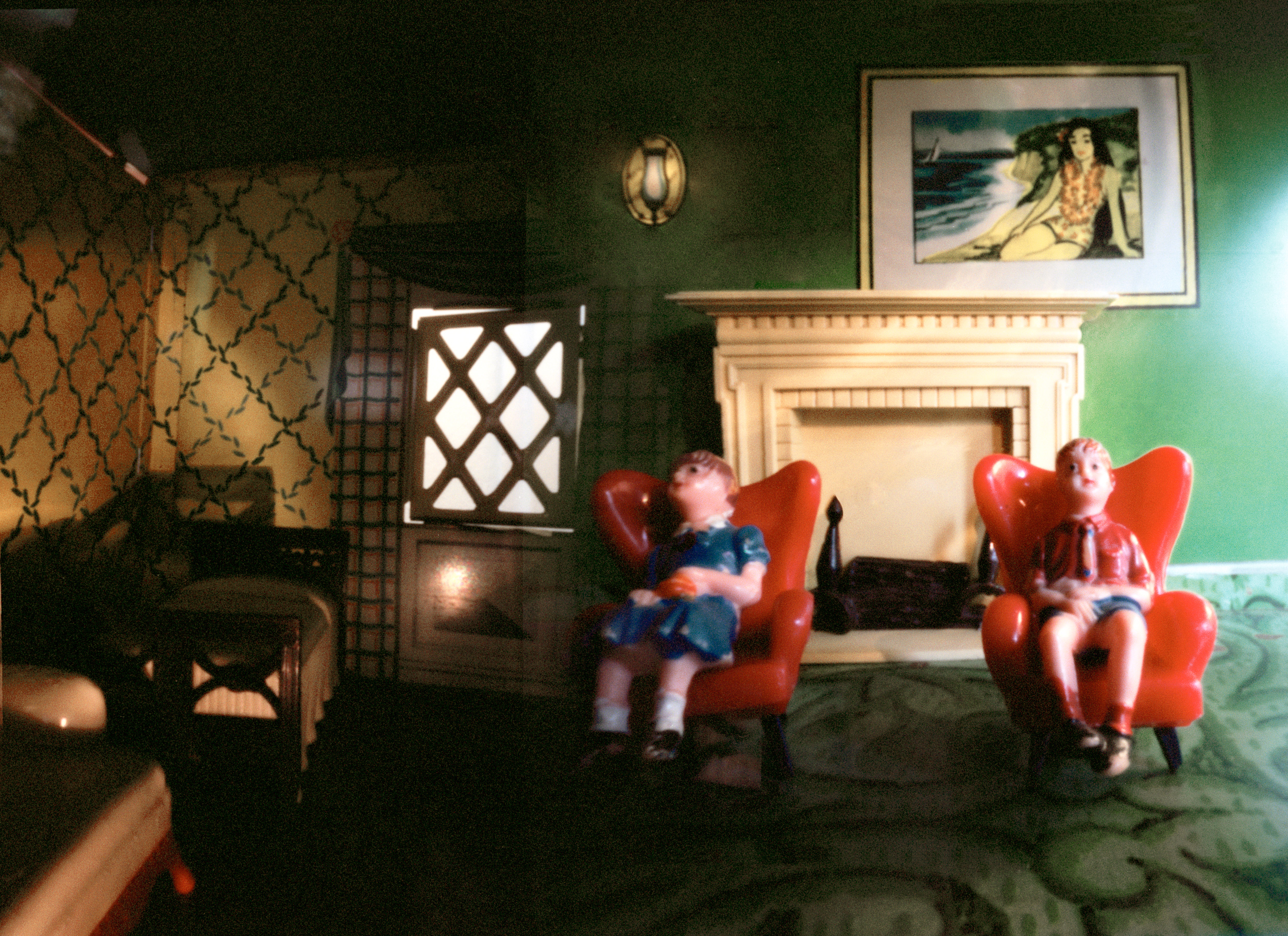 Dollhouse.Red Chairs.3